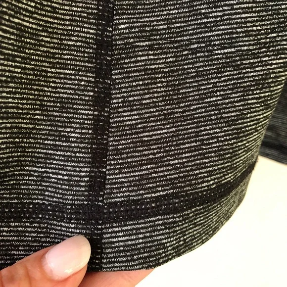 TEK GEAR DryTEK zippered athletic top w/thumb holes & hidden pocket in charcoal - Picture 4 of 10